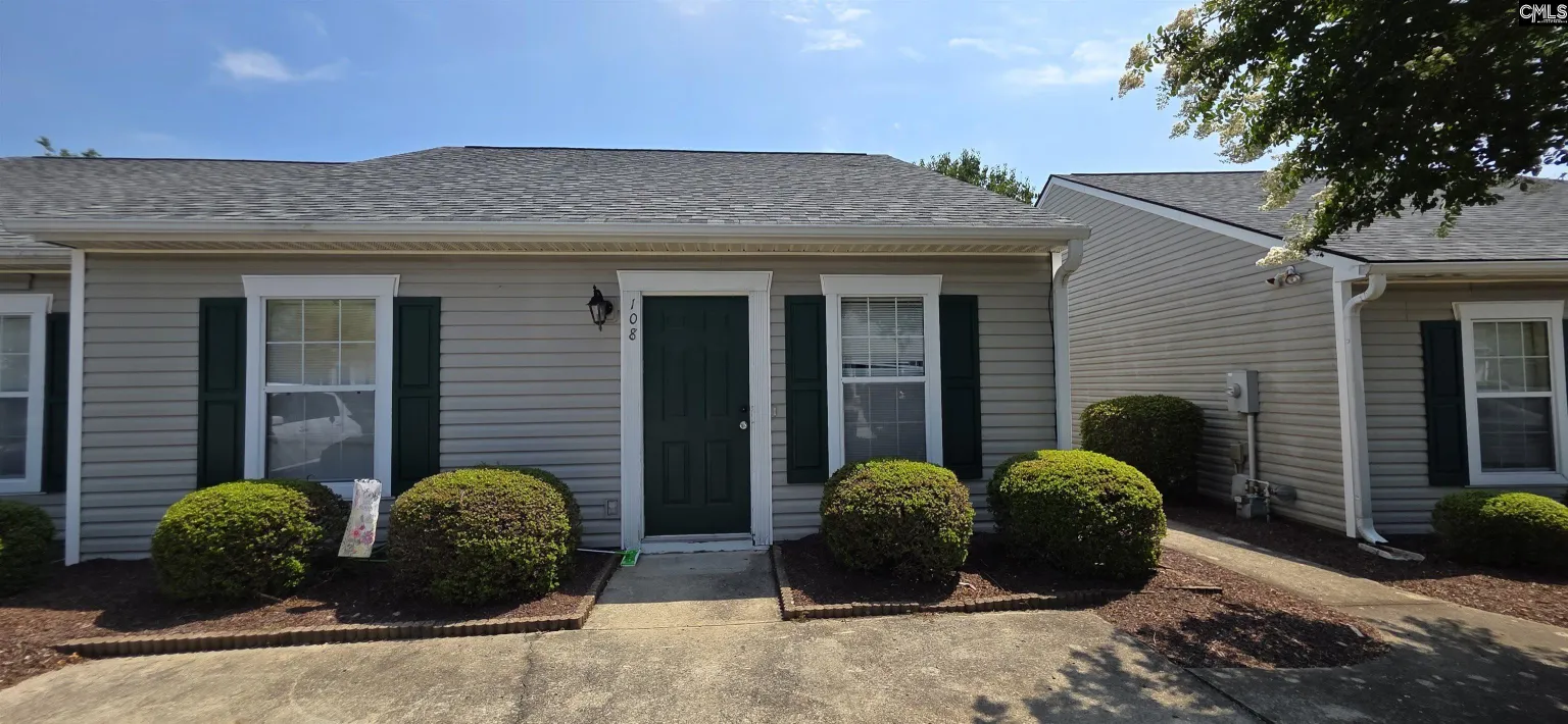 108 Red Coat Lane