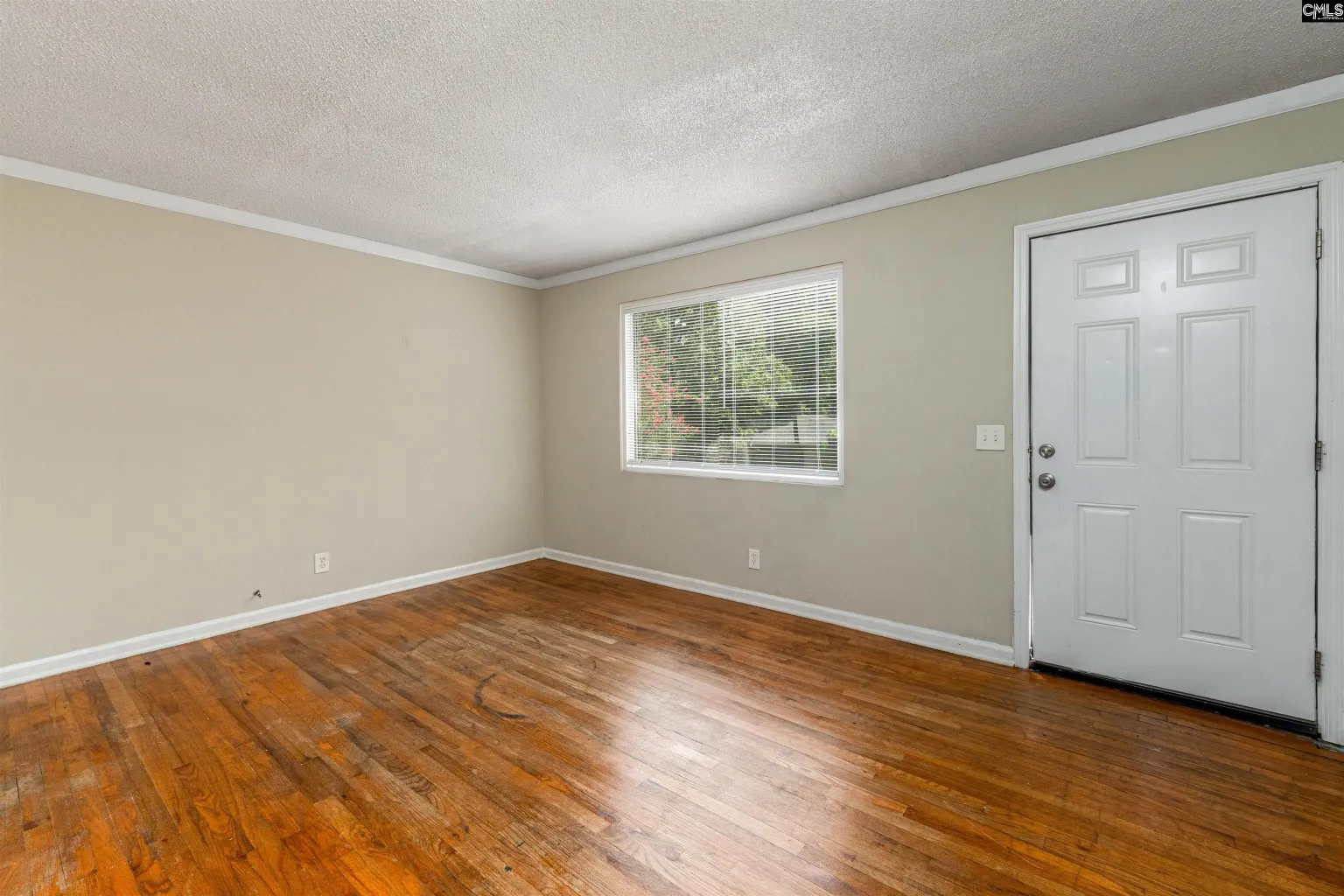 1001 Swan Lane