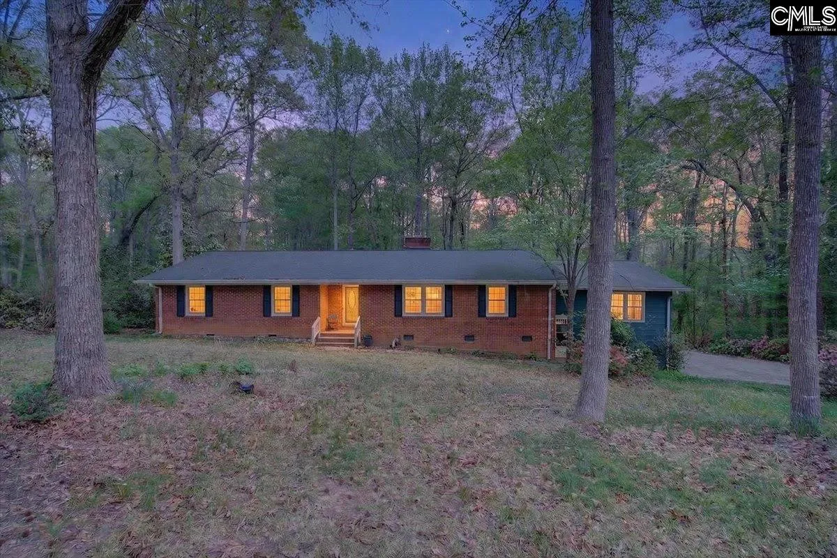 962 Sherwood Circle