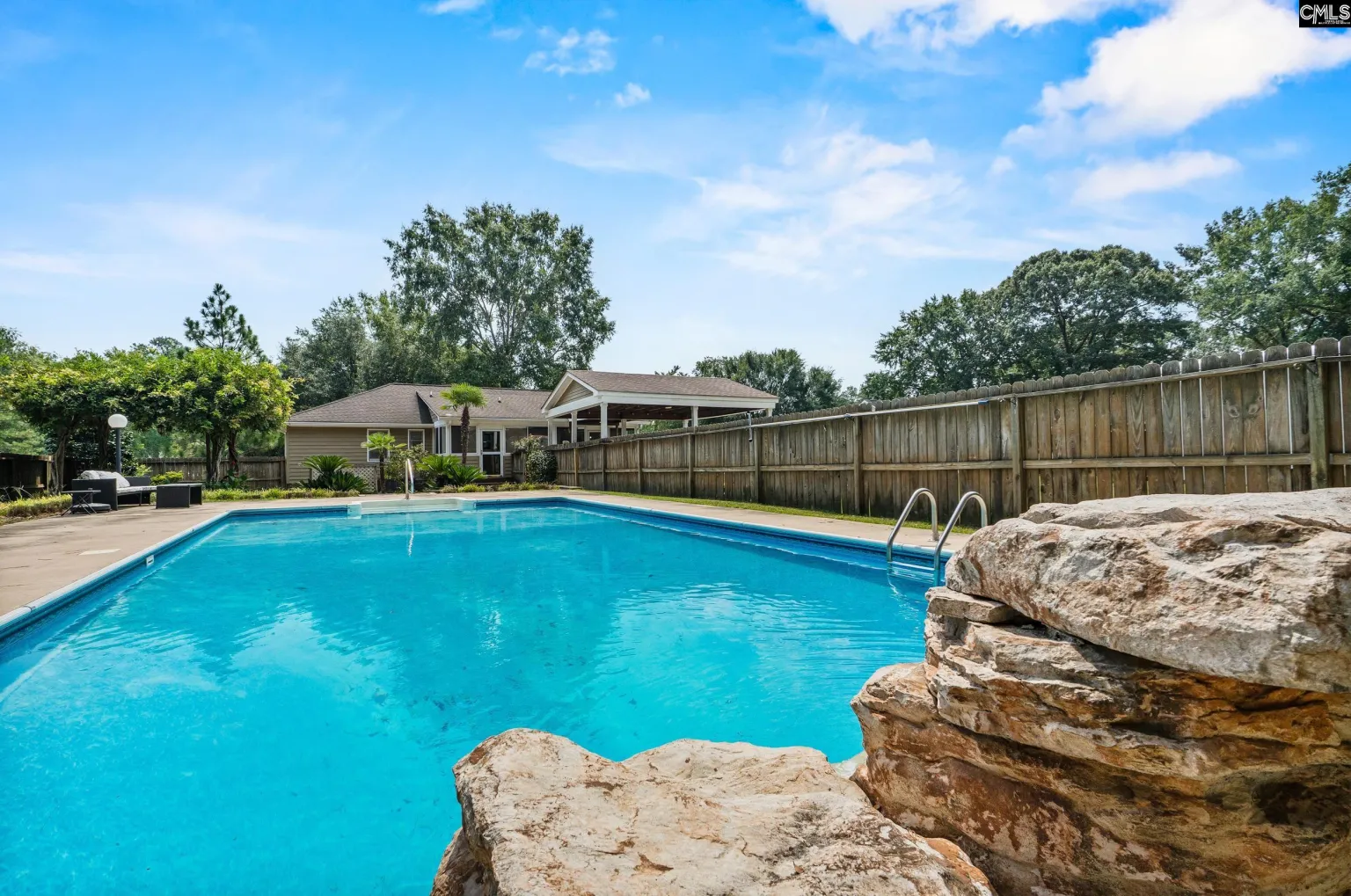 377 Woodland Circle
