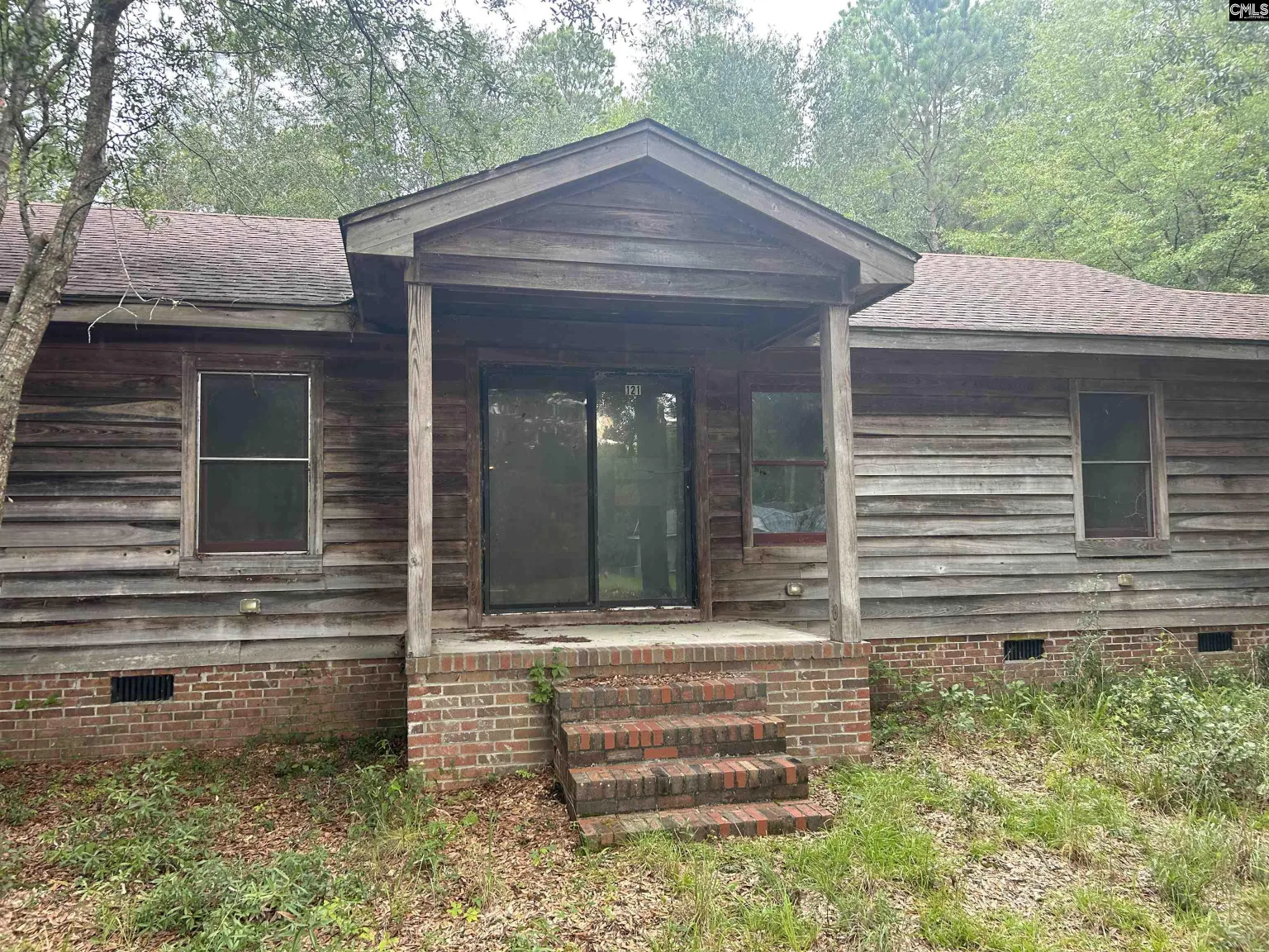 121 Northlake Drive