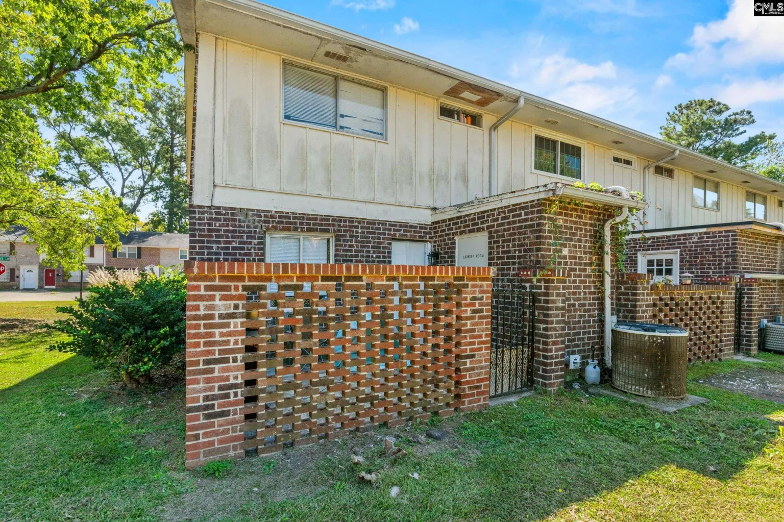1217 Grove Park Lane
