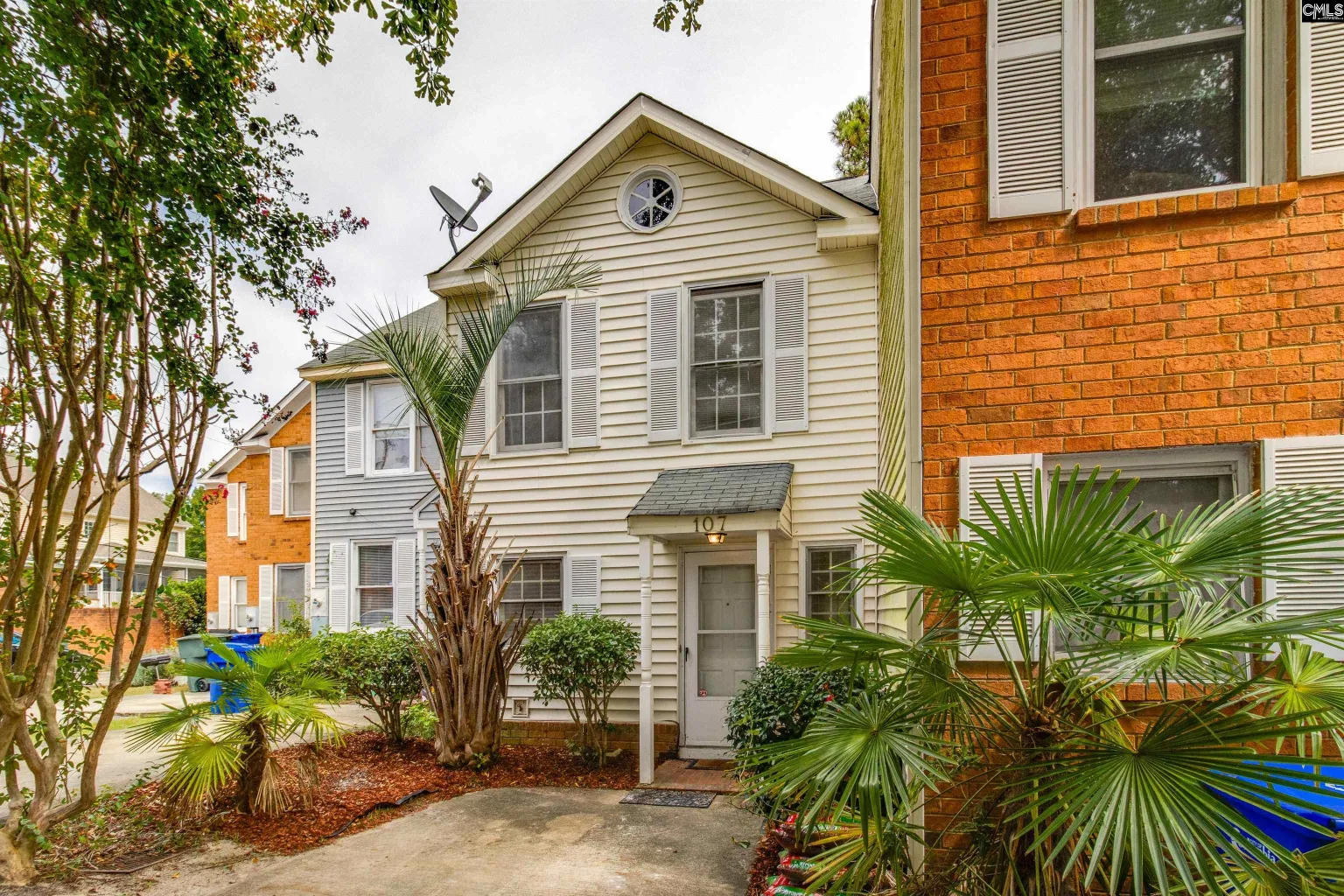 107 Village Walk
