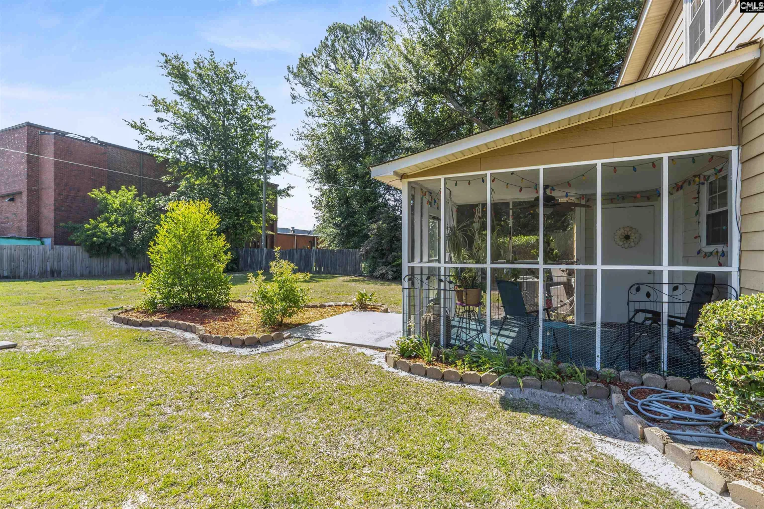 1910 Greenoaks Drive