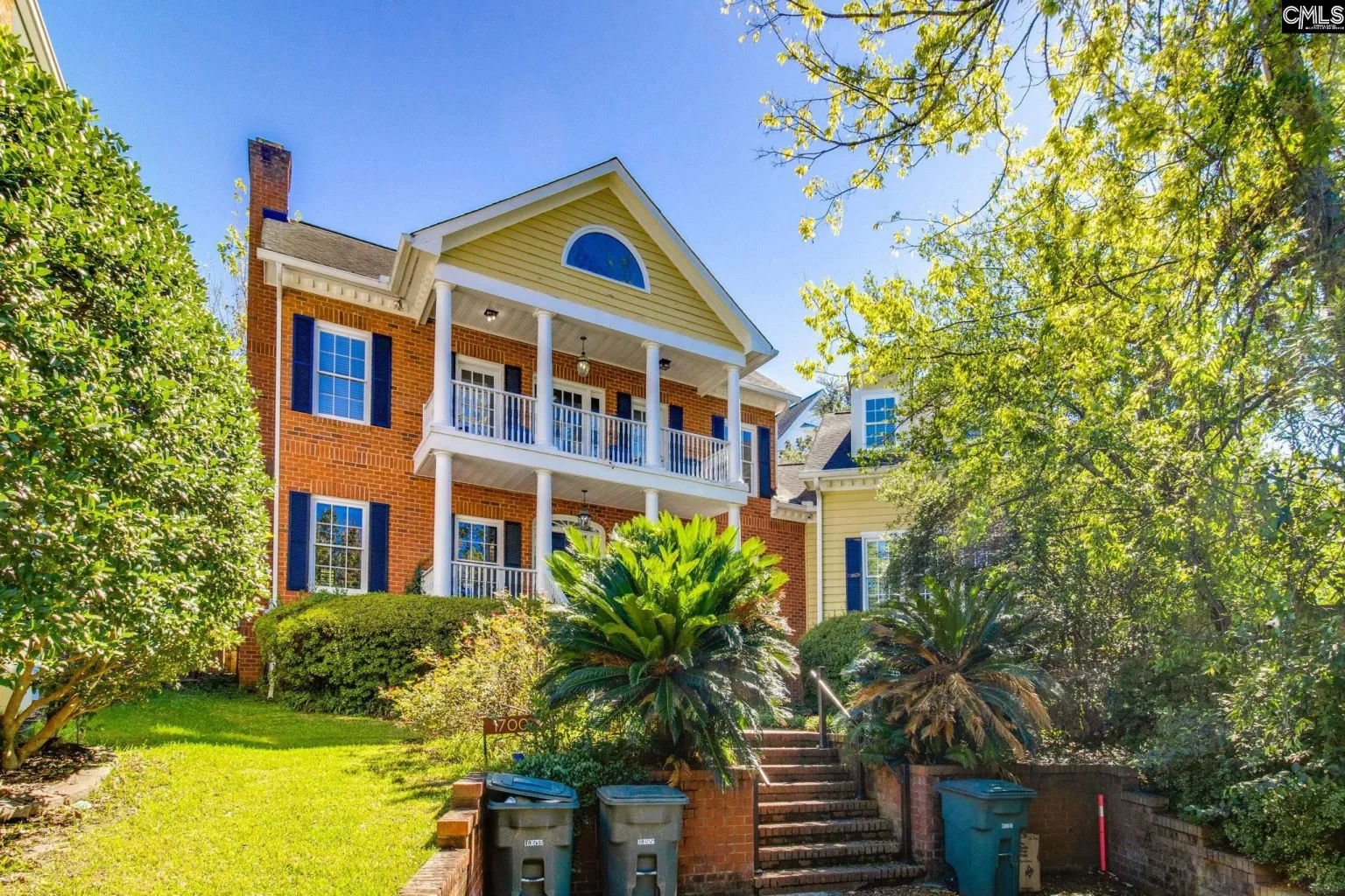 1700 Phelps