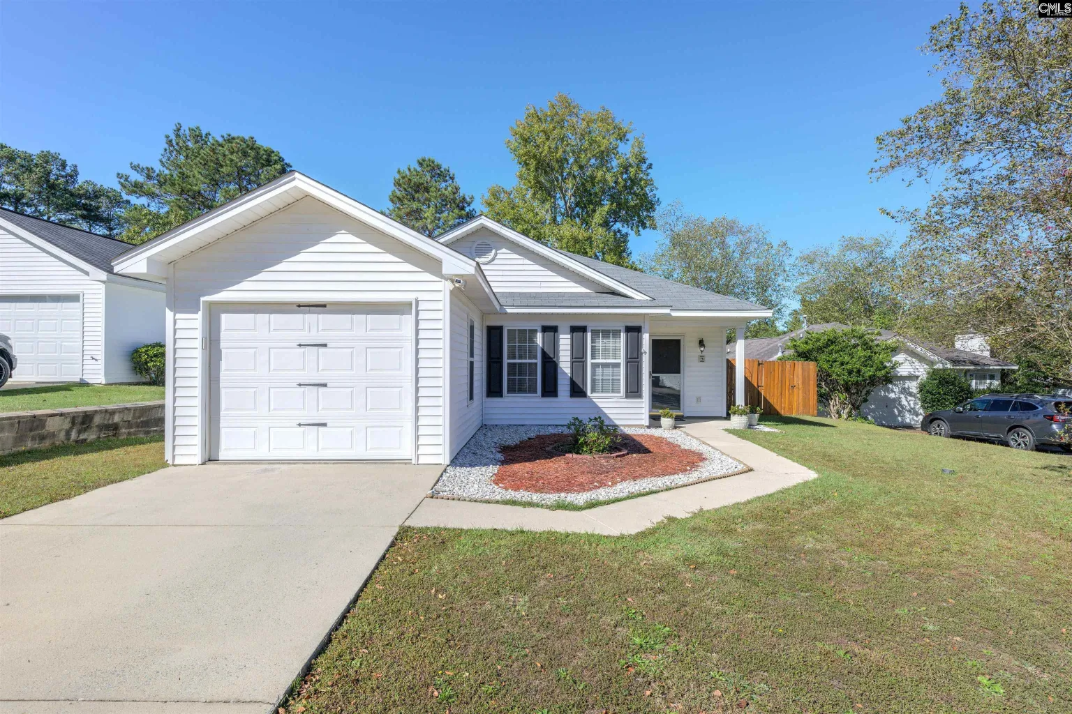 9 Twin Oaks Circle